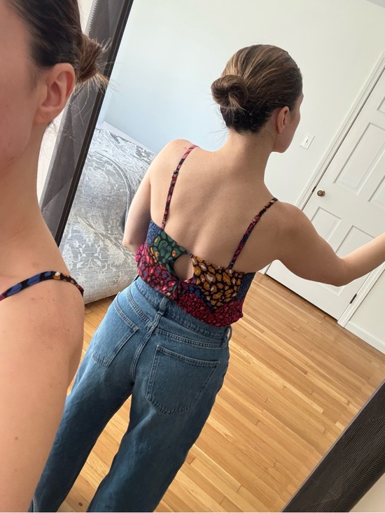 FARM Rio Spotted Floral Square Neck Multicolor Cropped Cami - Picture 2 of 7